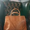 sac en croute de cuir caramel effet python